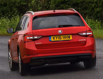 Škoda Superb Estate 4×4 [UK-spec] '2015–19