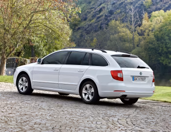 Škoda Superb Combi GreenLine [Worldwide] '2009–13