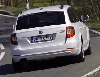 Škoda Superb Combi GreenLine [Worldwide] '2009–13