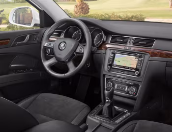 Painel frontal Škoda Superb Combi GreenLine '2013–15