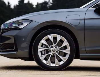Škoda Superb Estate iV [UK-spec] '2024–pr.
