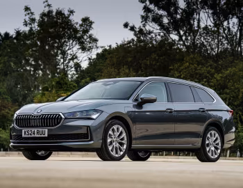 Škoda Superb Estate iV [UK-spec] '2024–pr.