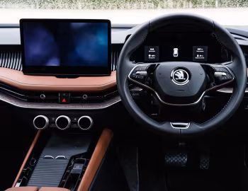 Painel frontal Škoda Superb Estate iV [UK-spec] '2024–pr.