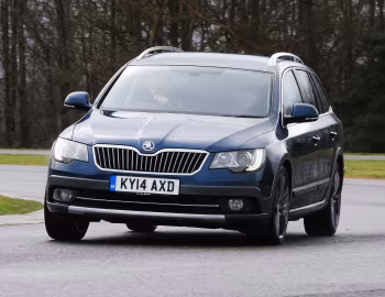Škoda Superb Estate Outdoor [UK-spec] '2014–15