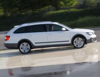 Škoda Superb Combi Outdoor [Worldwide] '2014–15