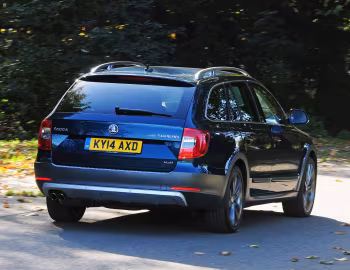 Škoda Superb Estate Outdoor [UK-spec] '2014–15