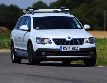 Škoda Superb Estate Outdoor "Tour de France" [UK-spec] '2014