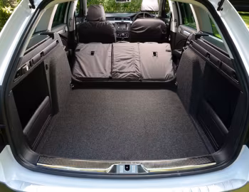 Інтер'єр Škoda Superb Estate Outdoor "Tour de France" [UK-spec] '2014