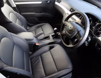 Interior Škoda Superb Estate [UK-spec] '2009–13