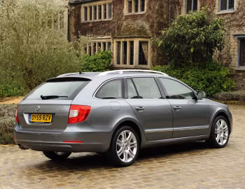 Škoda Superb Estate [UK-spec] '2009–13
