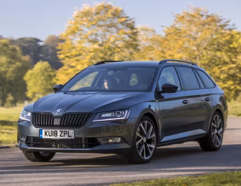 Škoda Superb Estate 4×4 SportLine [UK-spec] '2016–19