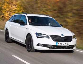 Škoda Superb Estate 4×4 SportLine [UK-spec] '2016–19