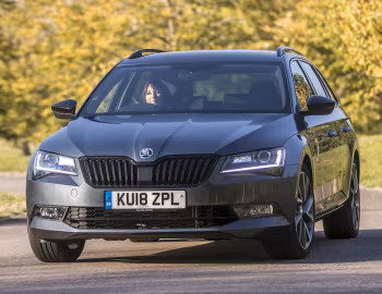 Škoda Superb Estate 4×4 SportLine [UK-spec] '2016–19