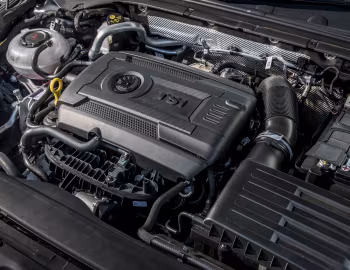 Sob o capô Škoda Superb Estate 4×4 SportLine [UK-spec] '2016–19