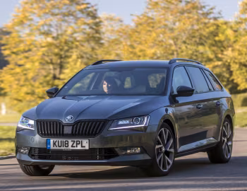 Škoda Superb Estate 4×4 SportLine [UK-spec] '2016–19
