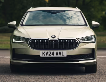 Škoda Superb Estate [UK-spec] '2024–pr.