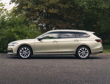 Škoda Superb Estate [UK-spec] '2024–н.ч.