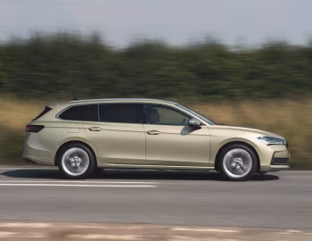 Škoda Superb Estate [UK-spec] '2024–pr.