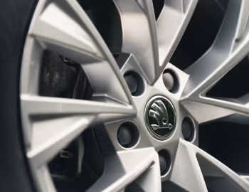 Škoda Superb Estate [UK-spec] '2024–pr.