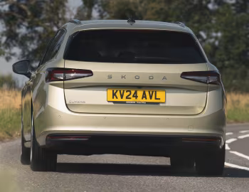 Škoda Superb Estate [UK-spec] '2024–pr.