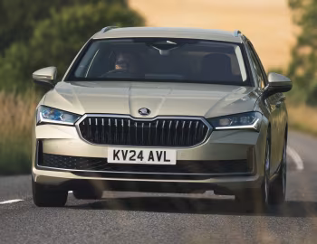 Škoda Superb Estate [UK-spec] '2024–pr.