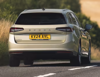 Škoda Superb Estate [UK-spec] '2024–pr.