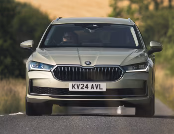 Škoda Superb Estate [UK-spec] '2024–pr.