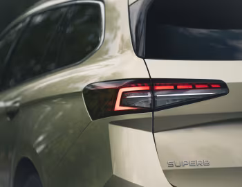 Škoda Superb Estate [UK-spec] '2024–pr.