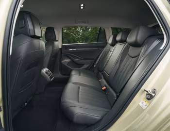 Interior Škoda Superb Estate [UK-spec] '2024–pr.