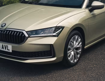 Škoda Superb Estate [UK-spec] '2024–pr.