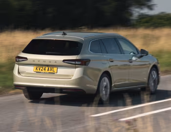 Škoda Superb Estate [UK-spec] '2024–pr.