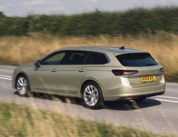 Škoda Superb Estate [UK-spec] '2024–pr.