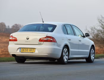 Škoda Superb GreenLine [UK-spec] '2009–13