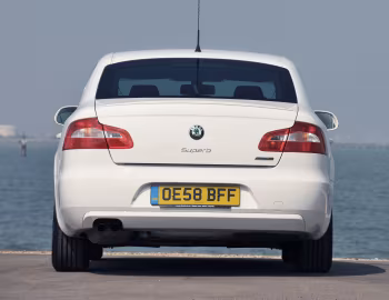 Škoda Superb GreenLine [UK-spec] '2009–13