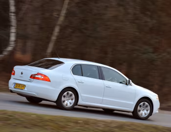 Škoda Superb GreenLine [UK-spec] '2009–13