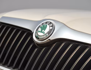 Logotipo Škoda Superb GreenLine [UK-spec] '2009–13