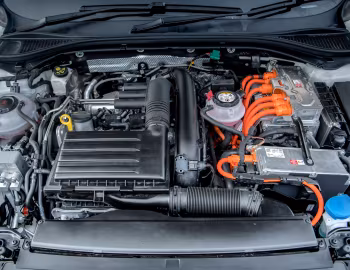 Sob o capô Škoda Superb iV [UK-spec] (3V) '2019–24