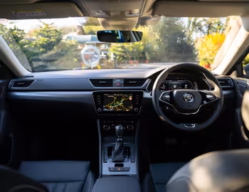 Painel frontal Škoda Superb iV Estate [UK-spec] (3V) '2019–24
