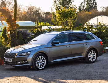 Škoda Superb iV Estate [UK-spec] (3V) '2019–24