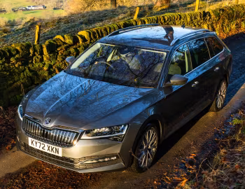 Škoda Superb iV Estate [UK-spec] (3V) '2019–24