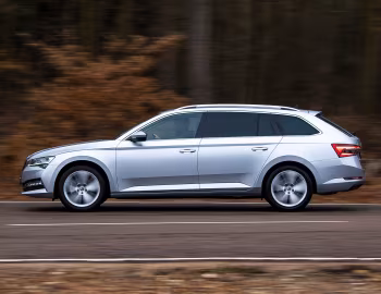 Škoda Superb iV Estate [UK-spec] (3V) '2019–24