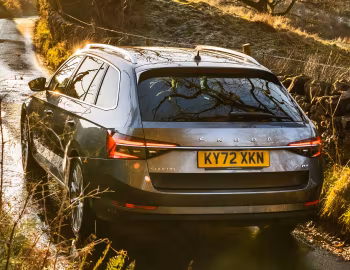 Škoda Superb iV Estate [UK-spec] (3V) '2019–24