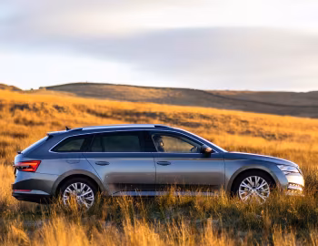 Škoda Superb iV Estate [UK-spec] (3V) '2019–24