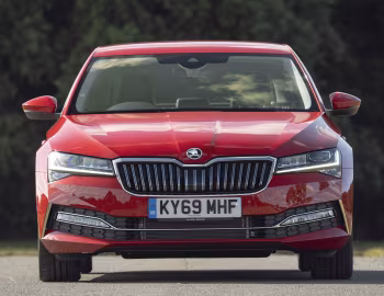 Škoda Superb Laurin & Klement [UK-spec] (3V) '2019–24