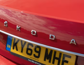 Škoda Superb Laurin & Klement [UK-spec] (3V) '2019–24