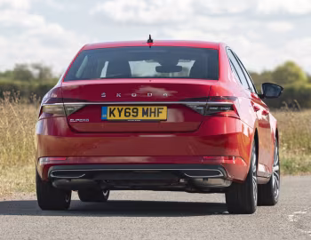 Škoda Superb Laurin & Klement [UK-spec] (3V) '2019–24