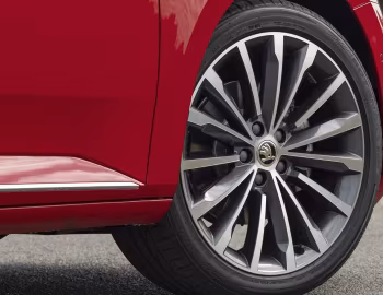 Škoda Superb Laurin & Klement [UK-spec] (3V) '2019–24