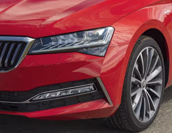 Škoda Superb Laurin & Klement [UK-spec] (3V) '2019–24