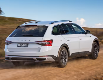 Škoda Superb Scout [Australia] (3V) '2020–24