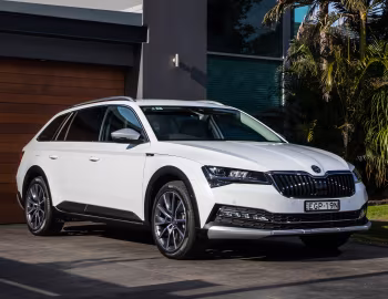 Škoda Superb Scout [Australia] (3V) '2020–24